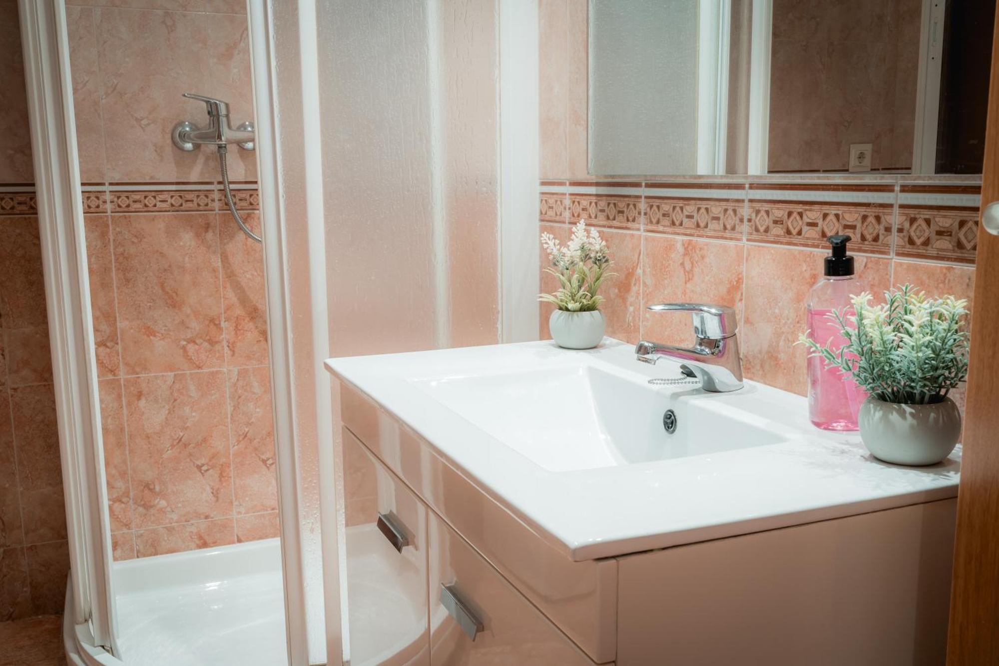 Ibericabeds Figares Apartman Granada Kültér fotó